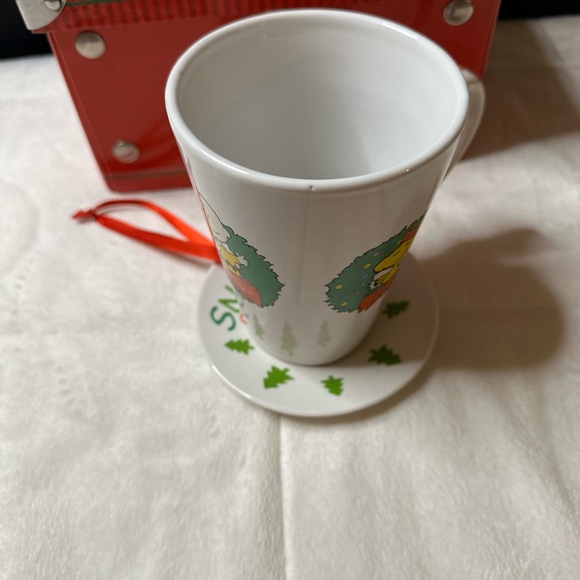 2012 Peanuts Collectible Holiday Snoopy Christmas Gift Box Set w/Mug & Ornament - Picture 14 of 15